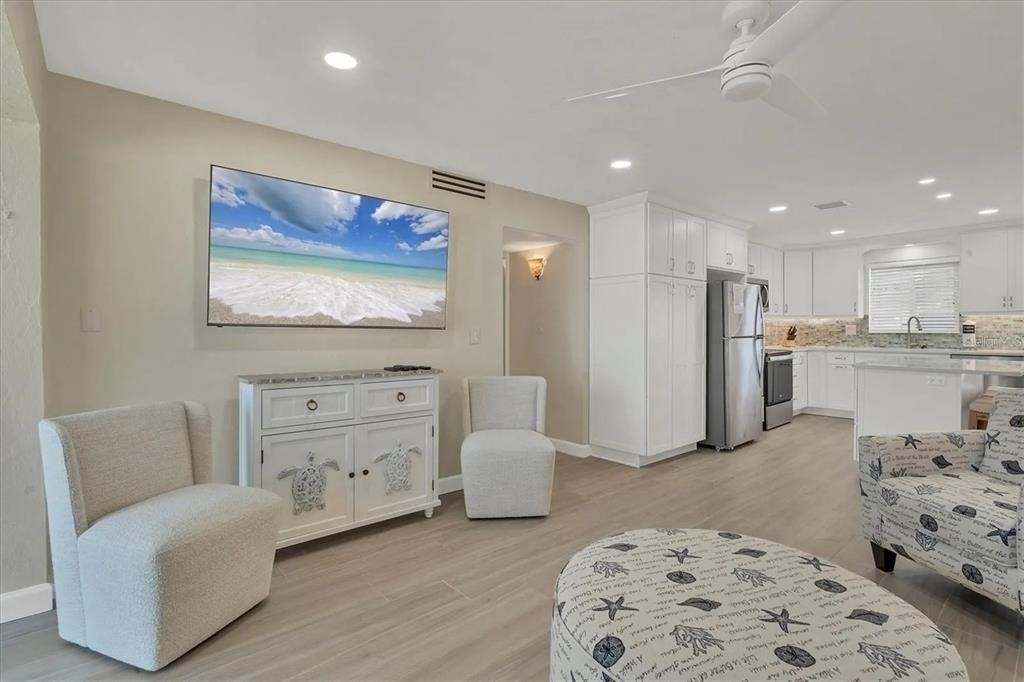 6006 Midnight Pass Road - Photo 4