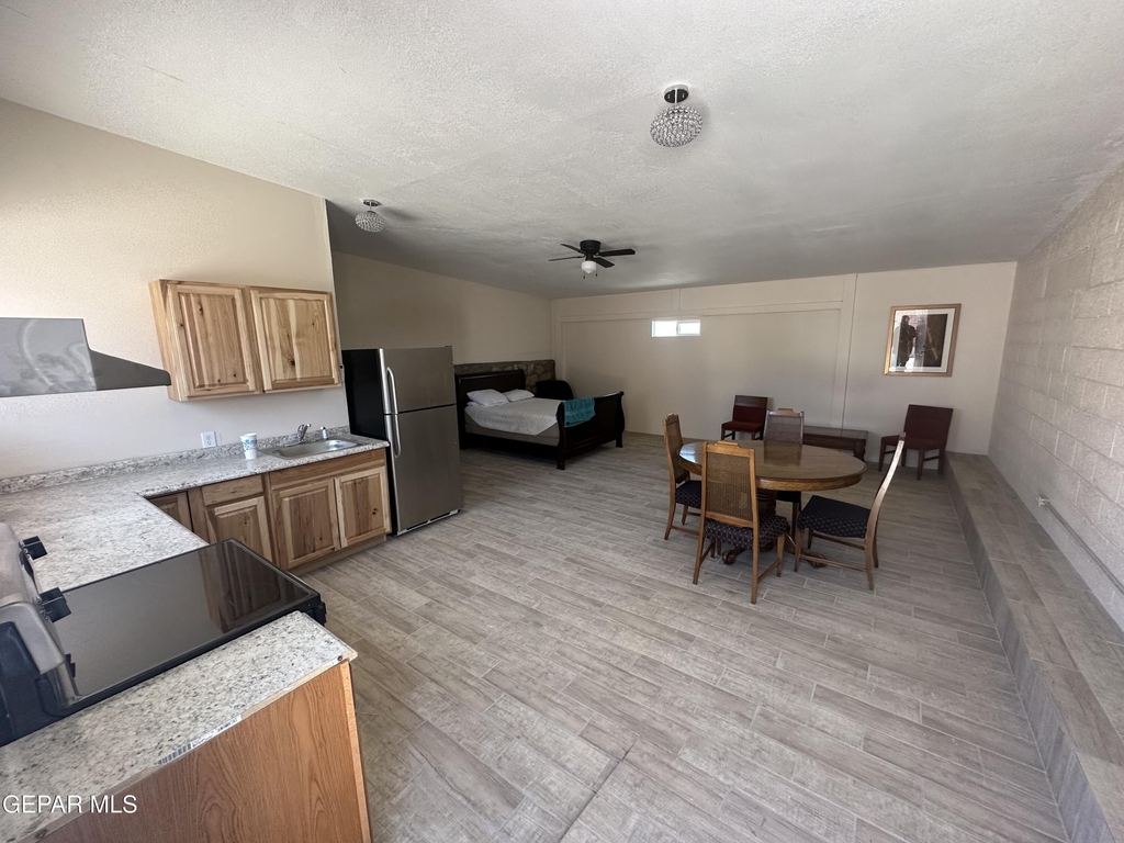 4640 La Luz Avenue - Photo 1