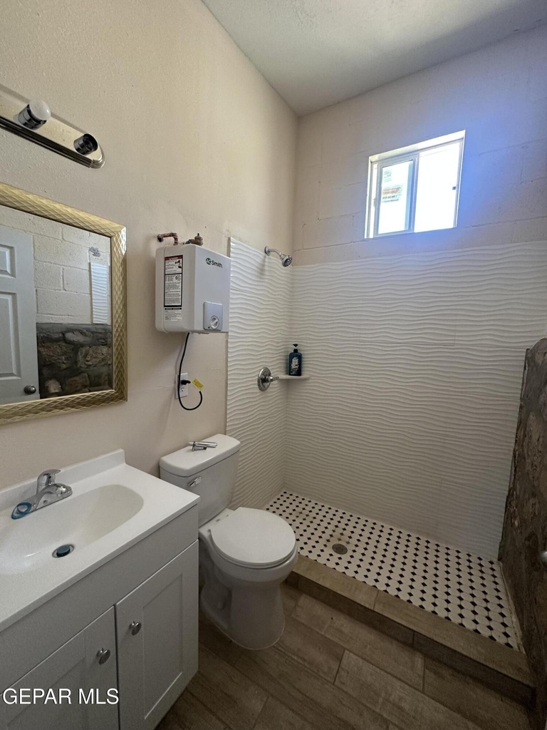 4640 La Luz Avenue - Photo 2
