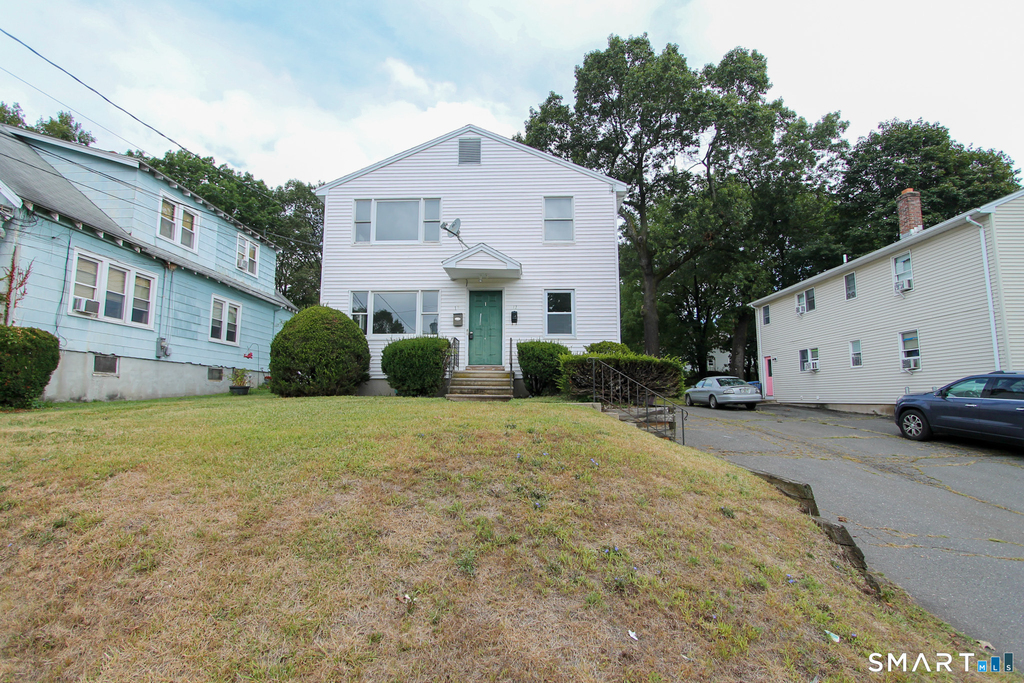 17 Pinehurst Avenue - Photo 1