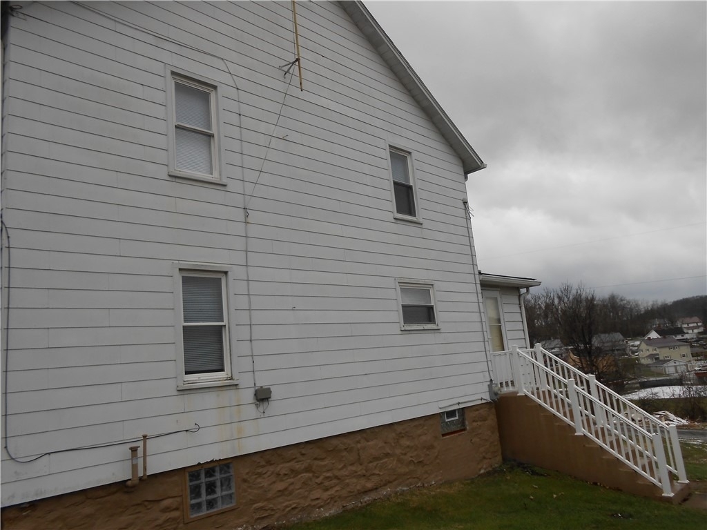 114 Grant St - Photo 3