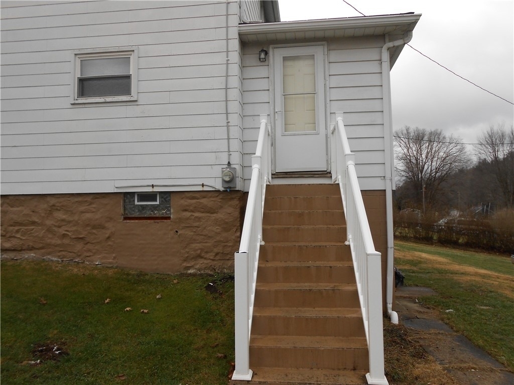 114 Grant St - Photo 4