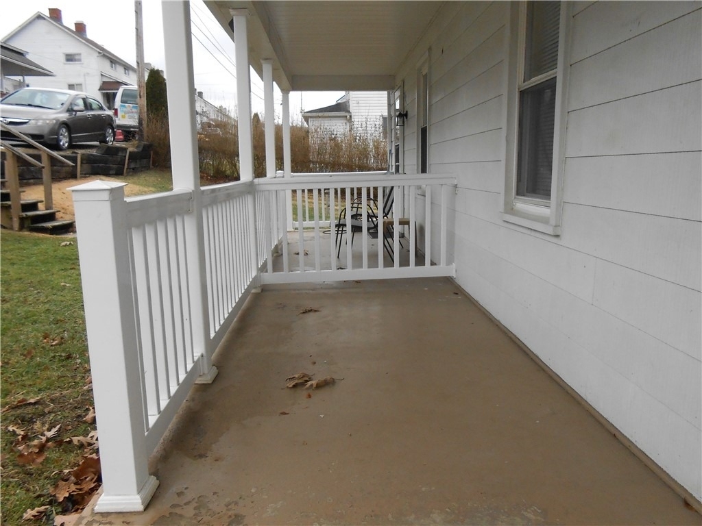 114 Grant St - Photo 2
