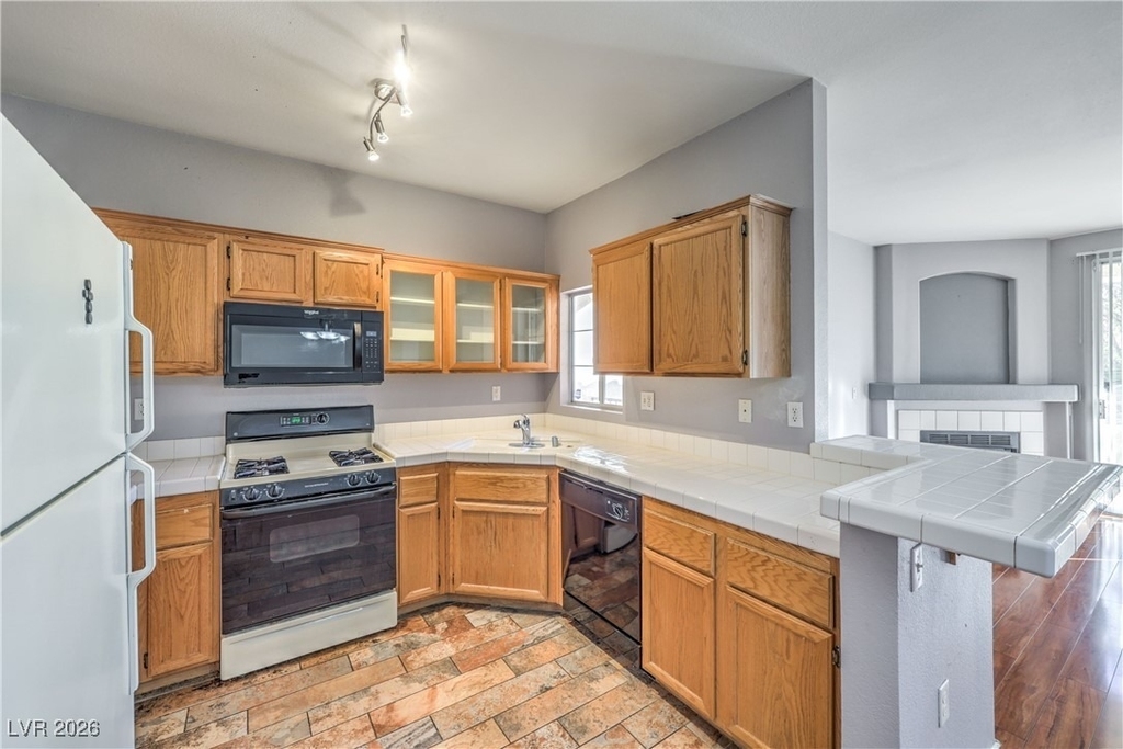 1830 N Buffalo Drive - Photo 10