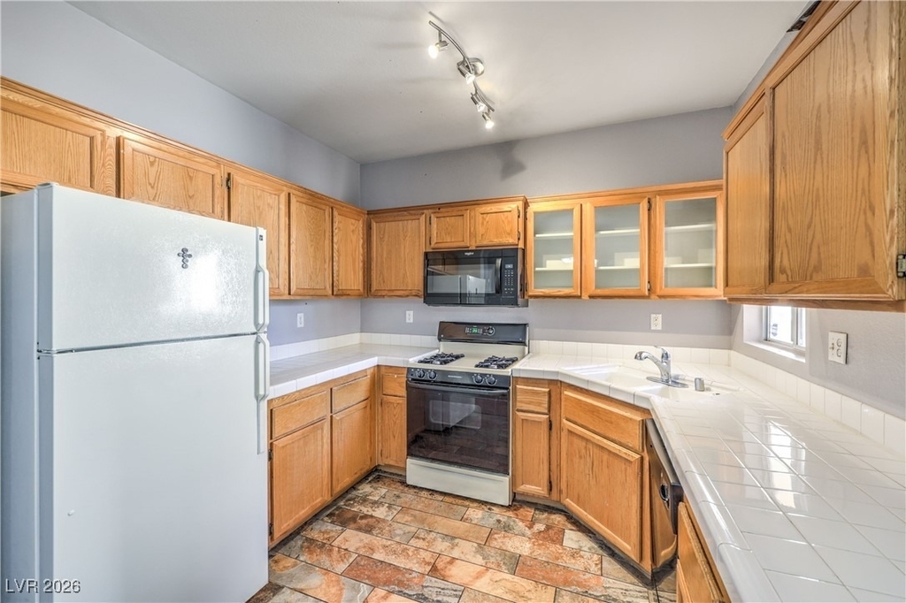 1830 N Buffalo Drive - Photo 9