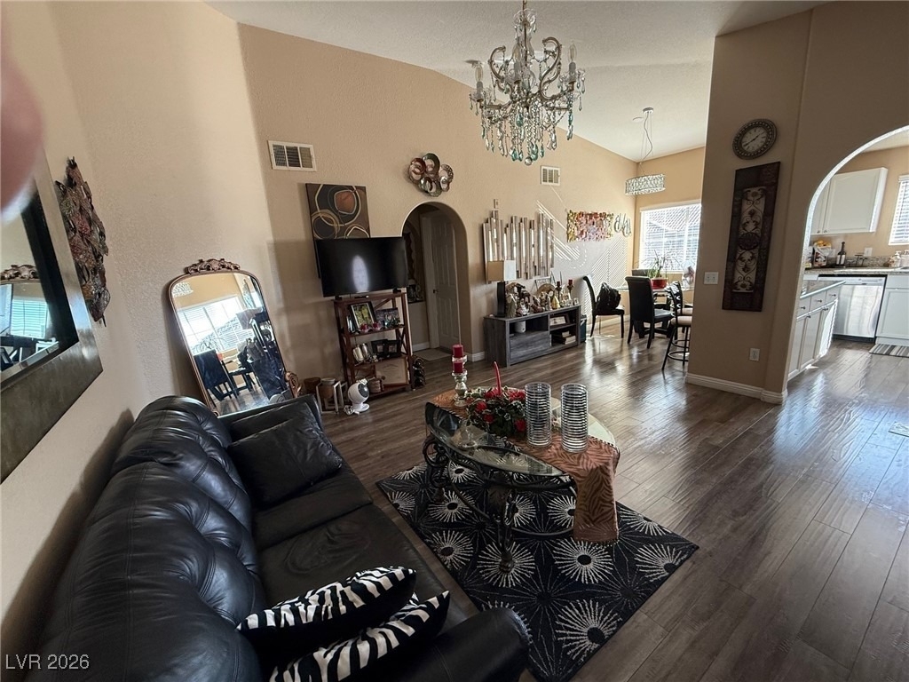 401 Amber Pine Street - Photo 3