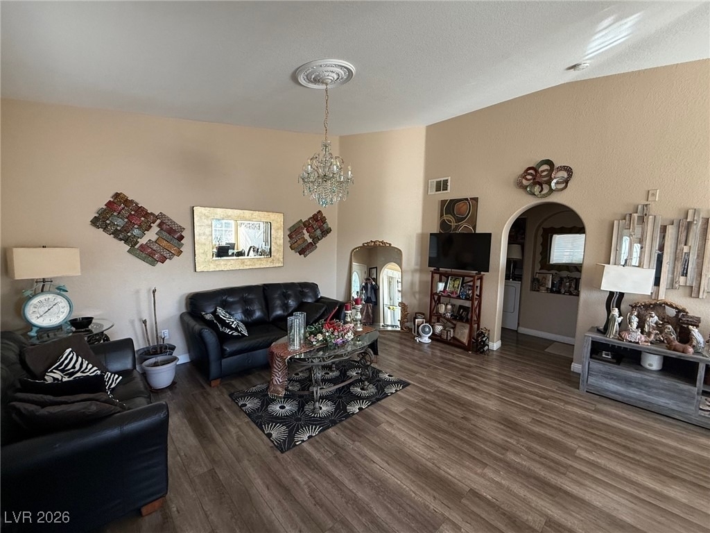 401 Amber Pine Street - Photo 4