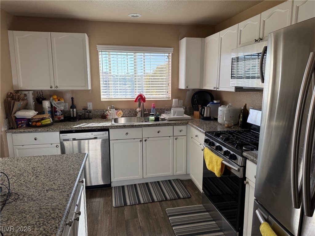 401 Amber Pine Street - Photo 5