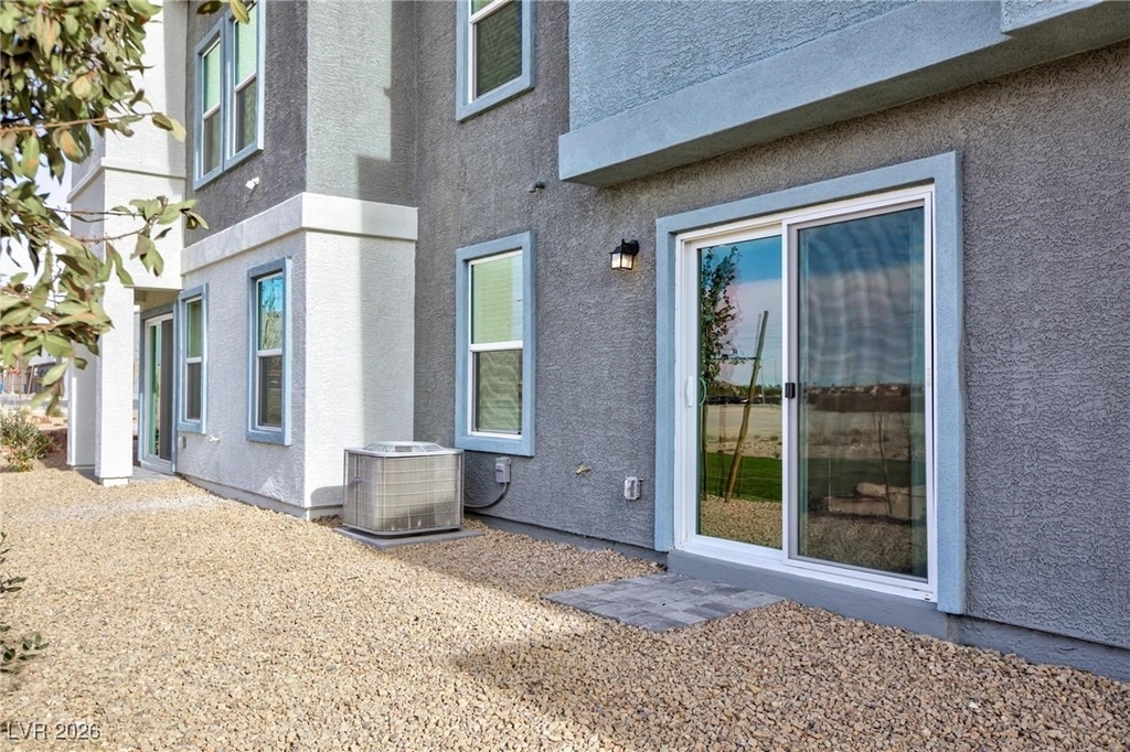 6085 Lily Garden Street - Photo 3