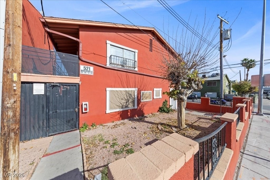 521 S Maryland Parkway - Photo 0