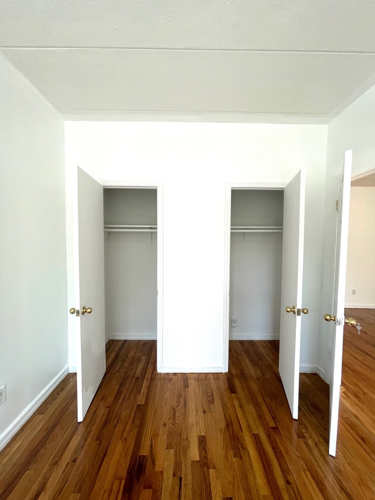 20-72 Steinway Street - Photo 5