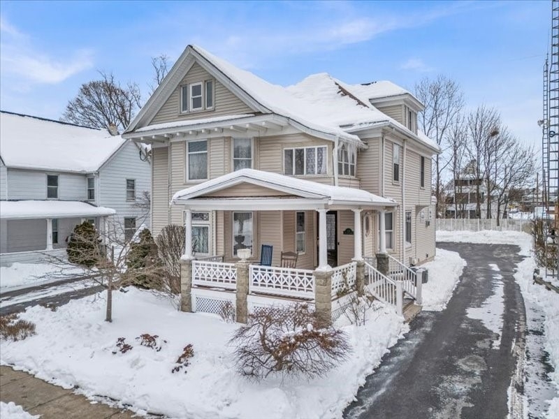 217 Jefferson Avenue - Photo 0