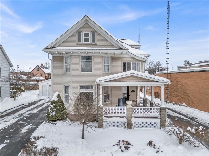 217 Jefferson Avenue - Photo 1