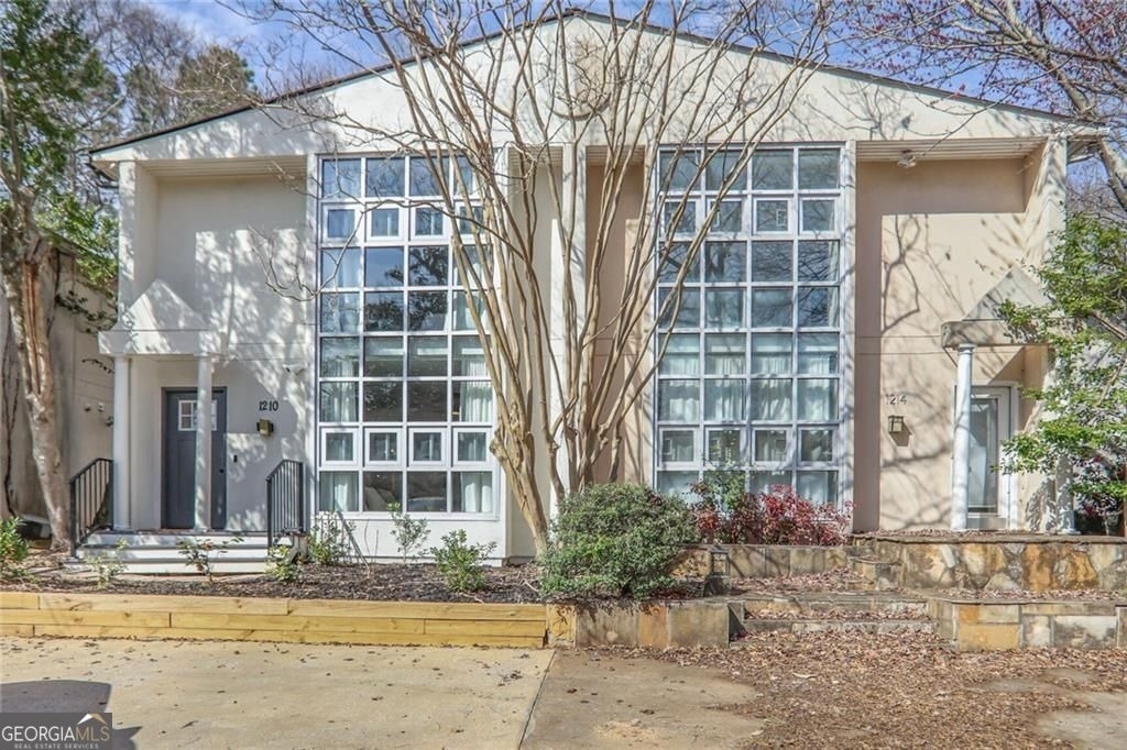 1210 Cleburne Avenue Ne - Photo 0