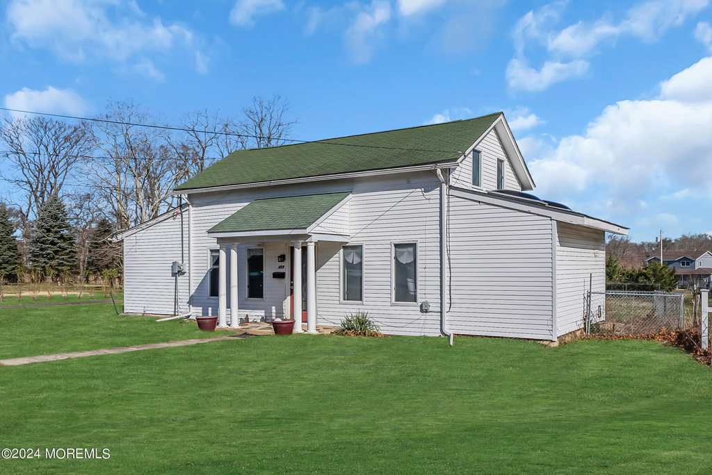459 W Park Avenue - Photo 0