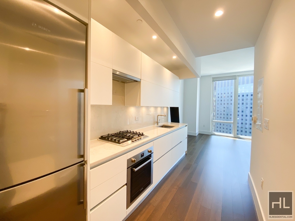 East 44th Street - Photo 2