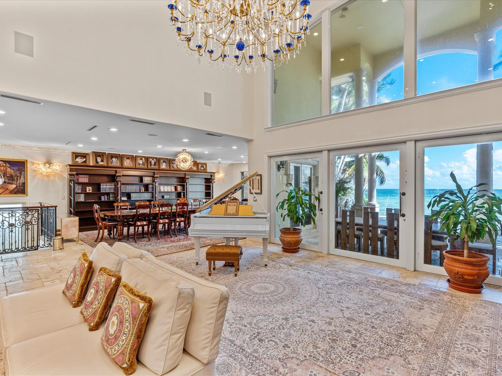 555 Ocean Boulevard - Photo 3