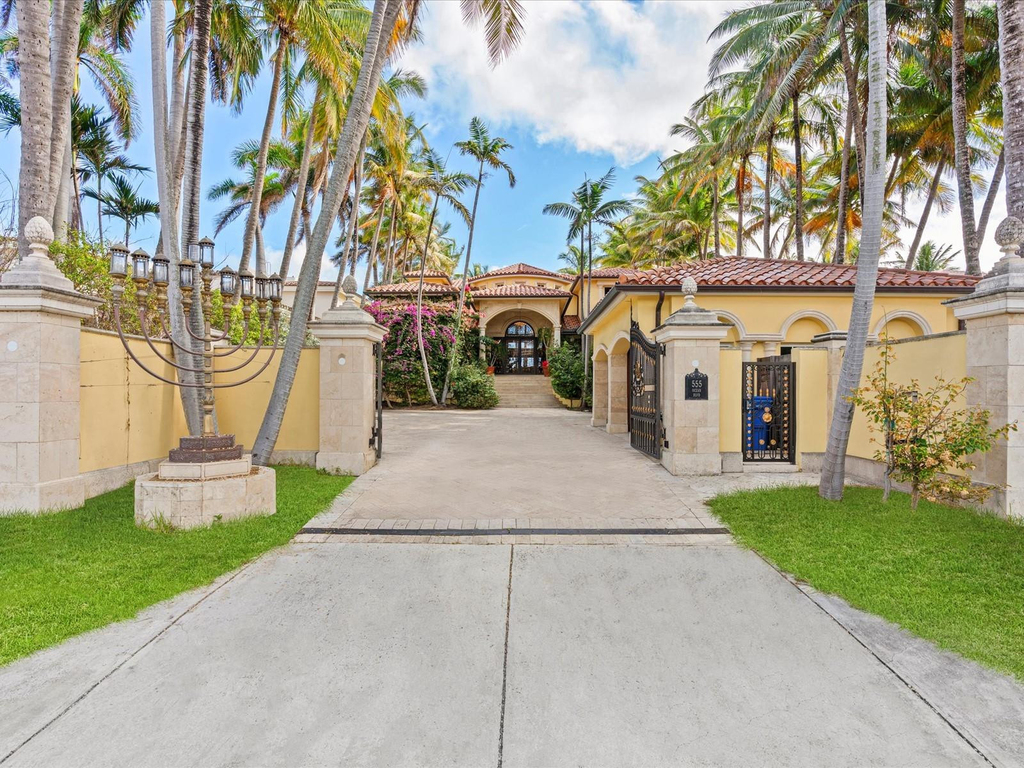 555 Ocean Boulevard - Photo 1
