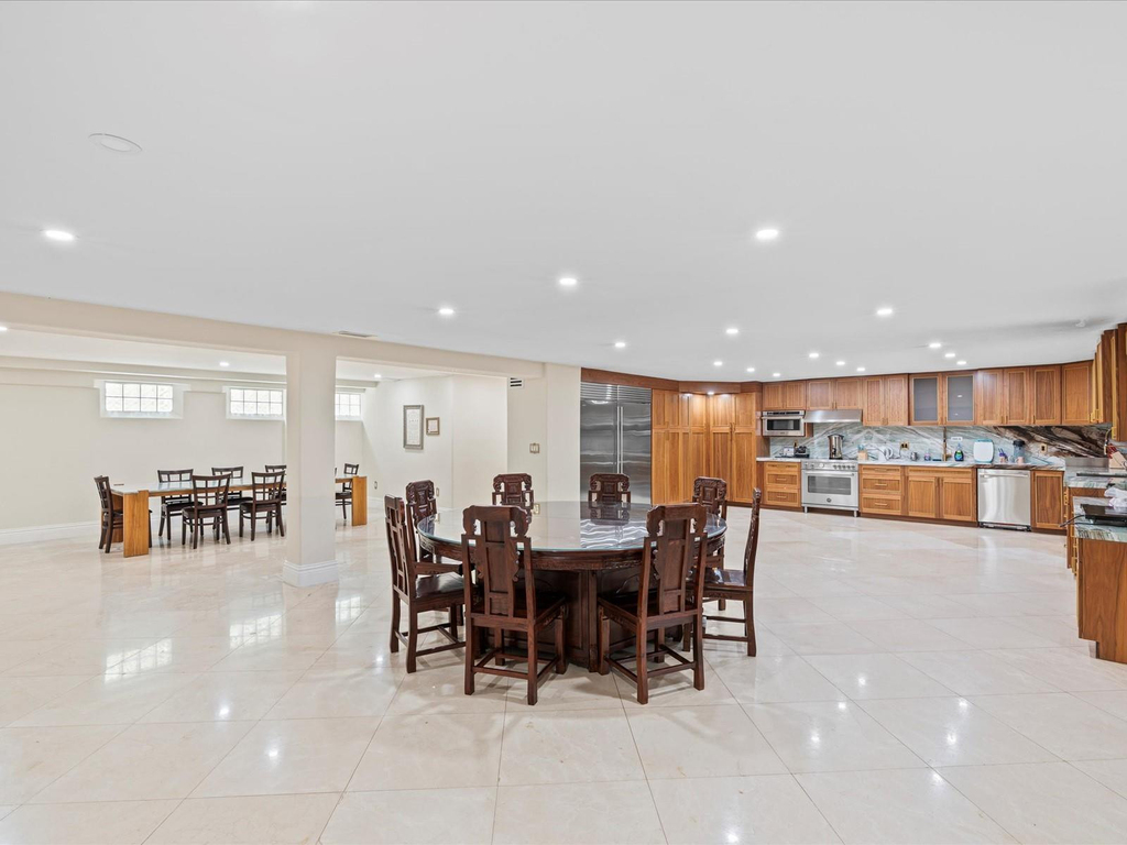 555 Ocean Boulevard - Photo 16
