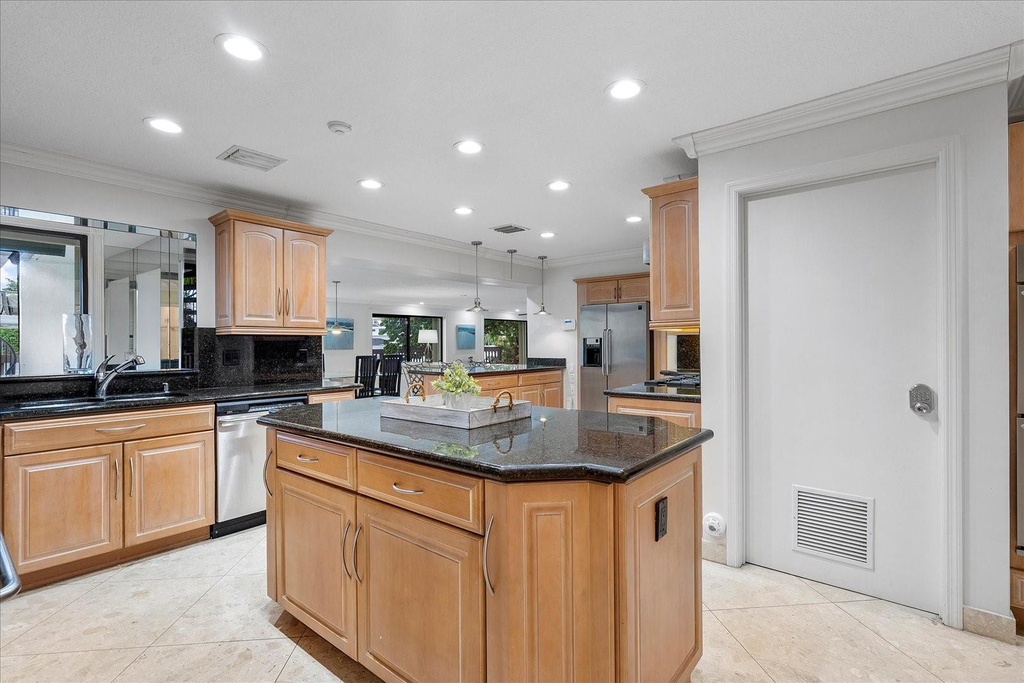 1240 Sw 14th Avenue - Photo 17
