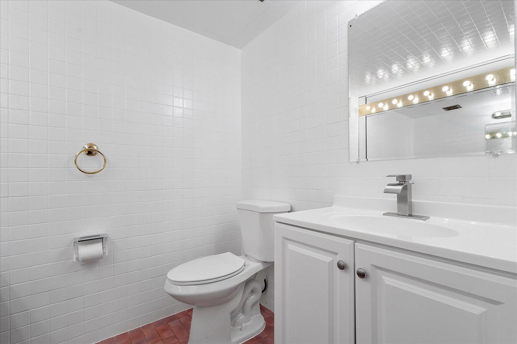 1240 Sw 14th Avenue - Photo 9