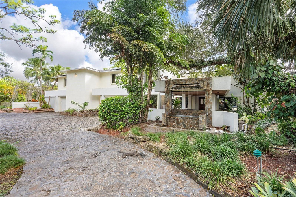 1240 Sw 14th Avenue - Photo 3