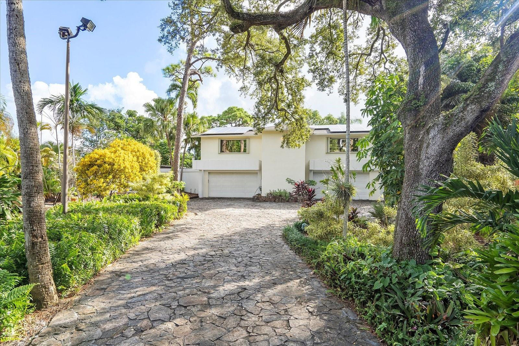 1240 Sw 14th Avenue - Photo 2