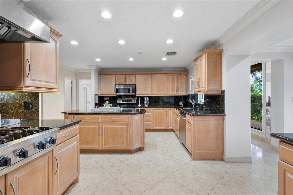 1240 Sw 14th Avenue - Photo 15