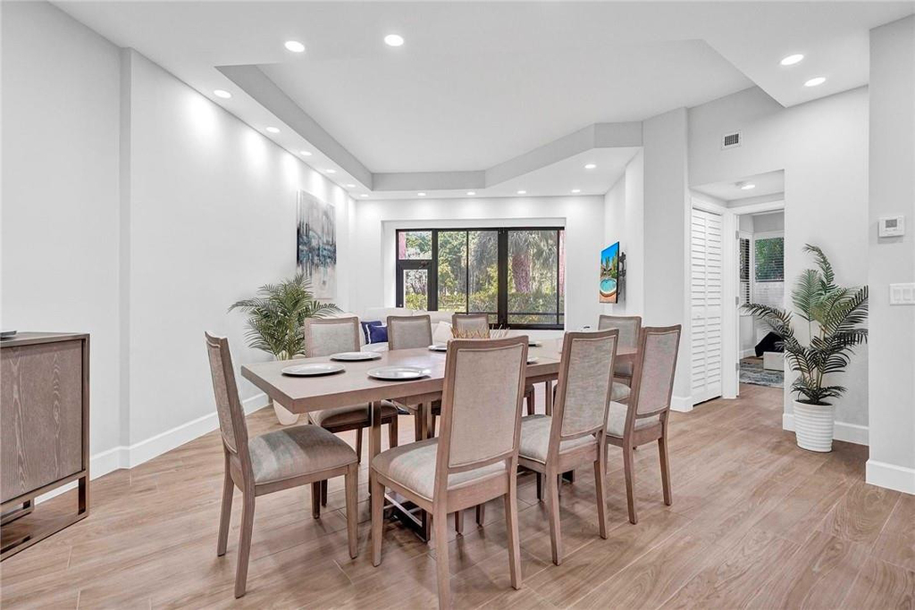7484 La Paz Boulevard - Photo 8