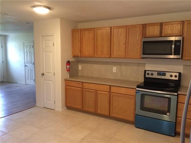 600 Pacific Street E - Photo 1