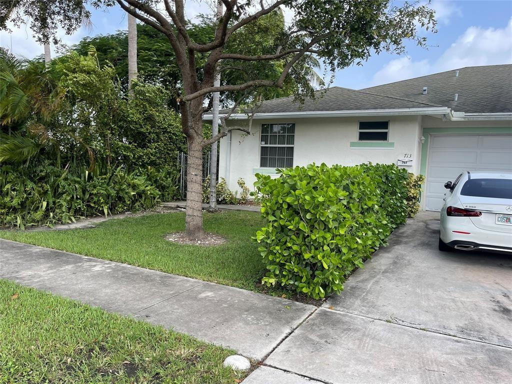 713 Ne 4th Street - Photo 1