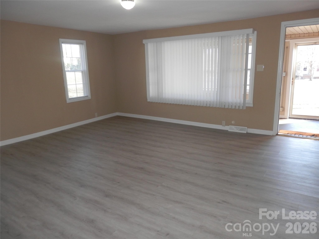 67 Barber Street Nw - Photo 4