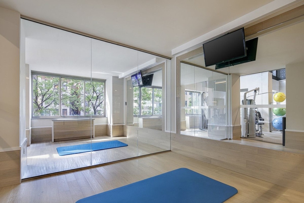 West 43rd Street, New York, NY 10036 - Photo 5