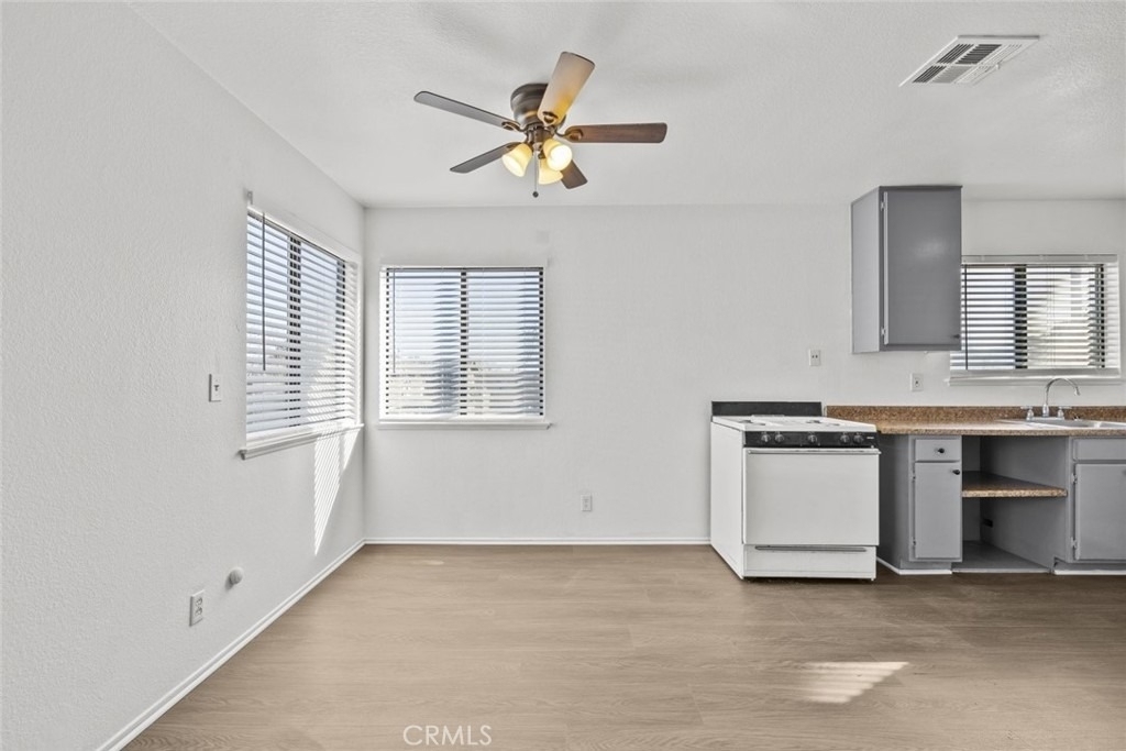 38501 Larkin Avenue - Photo 5