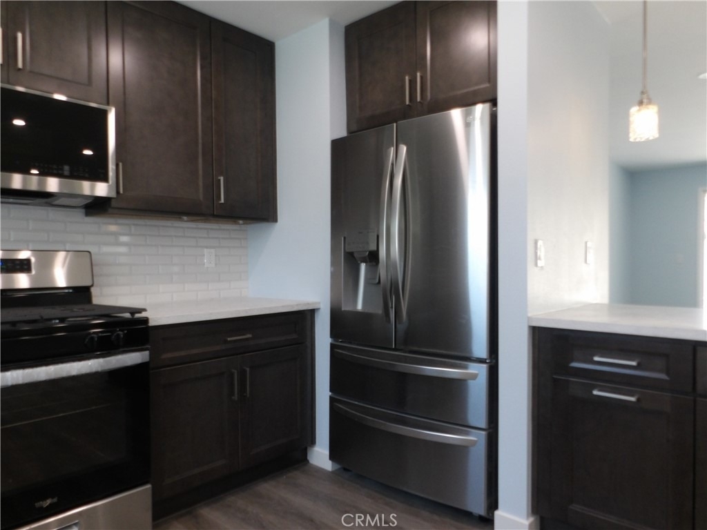 2737 Burly Ave - Photo 2