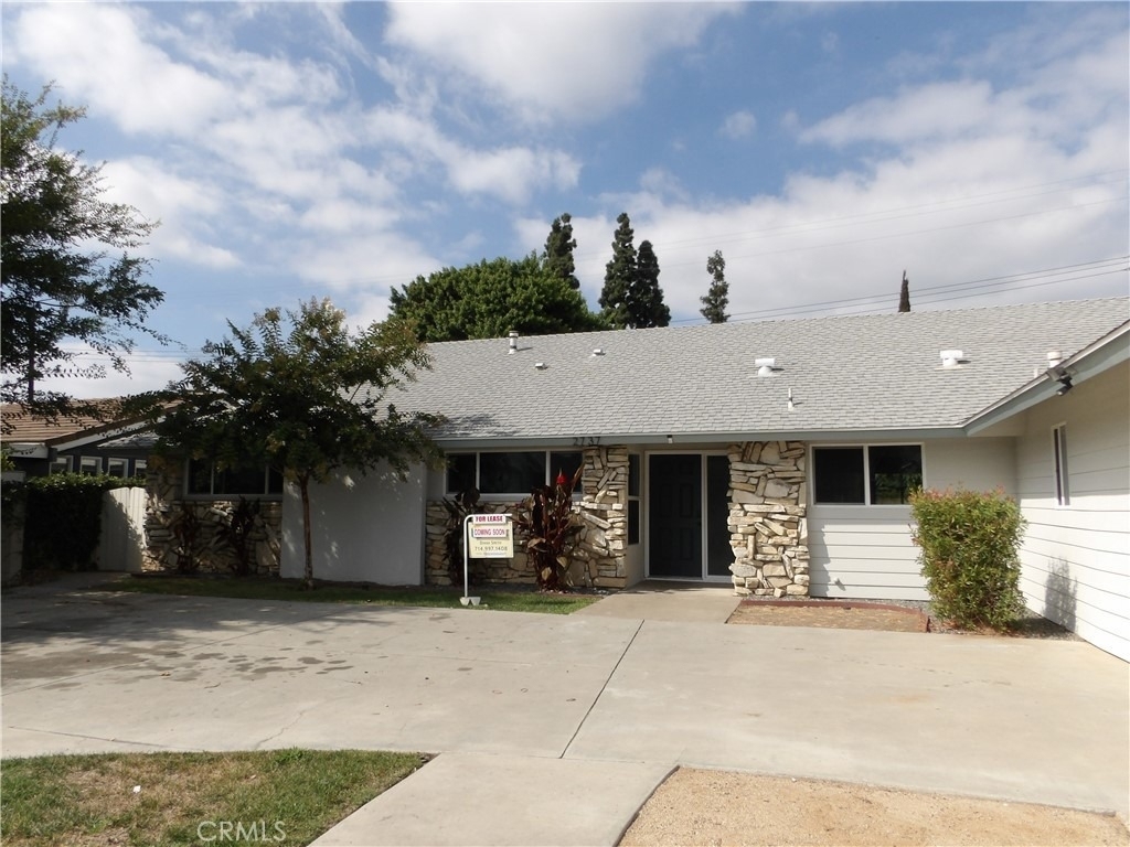 2737 Burly Ave - Photo 0