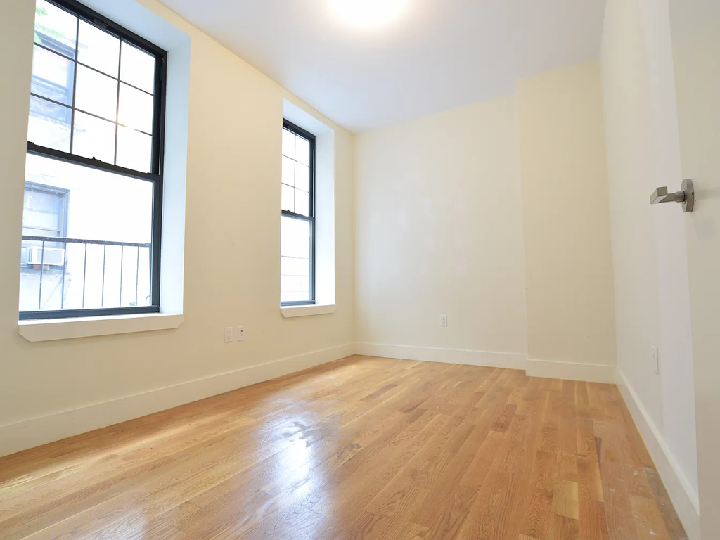 38 Malcolm X Boulevard - Photo 4