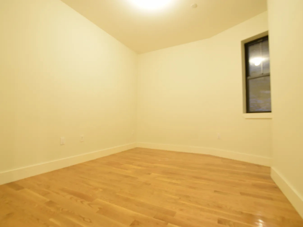 38 Malcolm X Boulevard - Photo 3