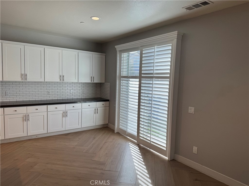 501 Villa Way - Photo 13