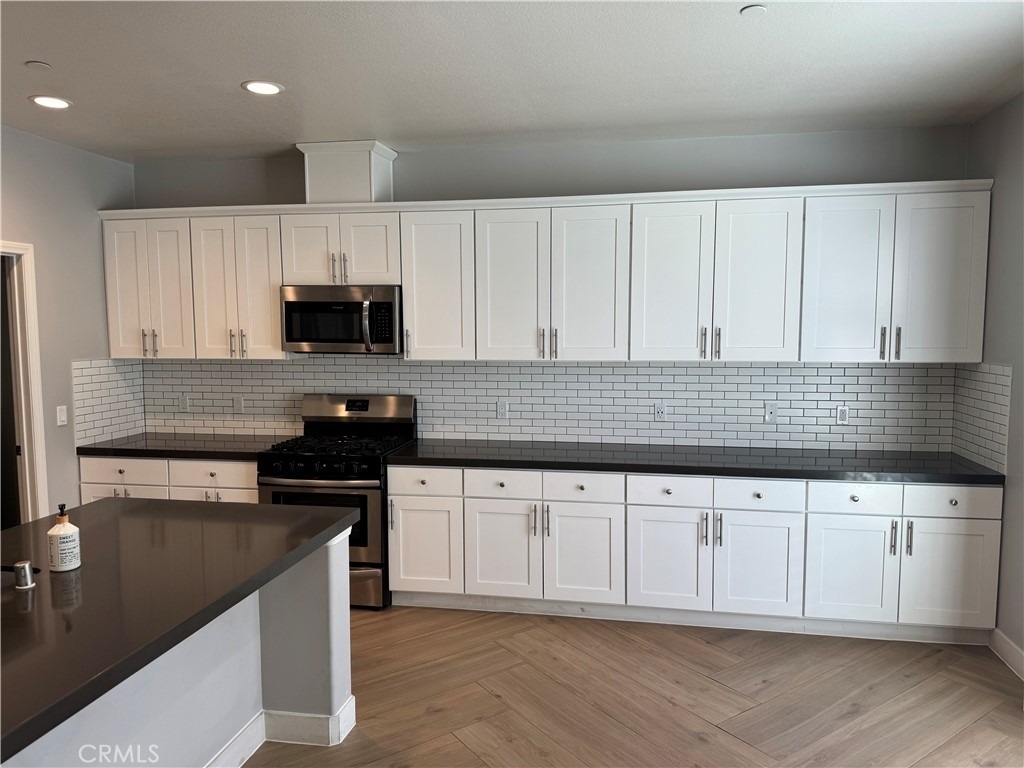 501 Villa Way - Photo 12