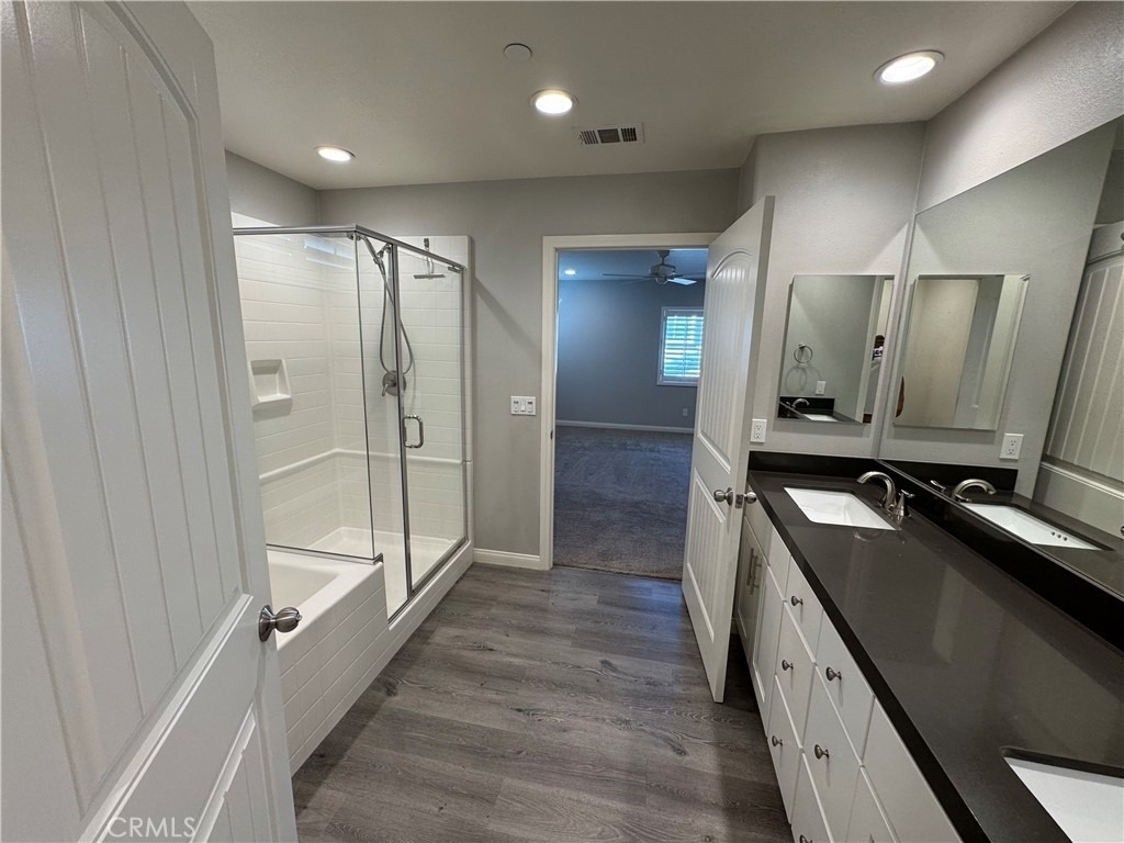 501 Villa Way - Photo 18