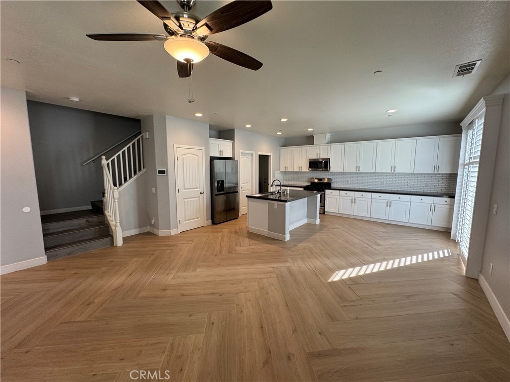 501 Villa Way - Photo 7