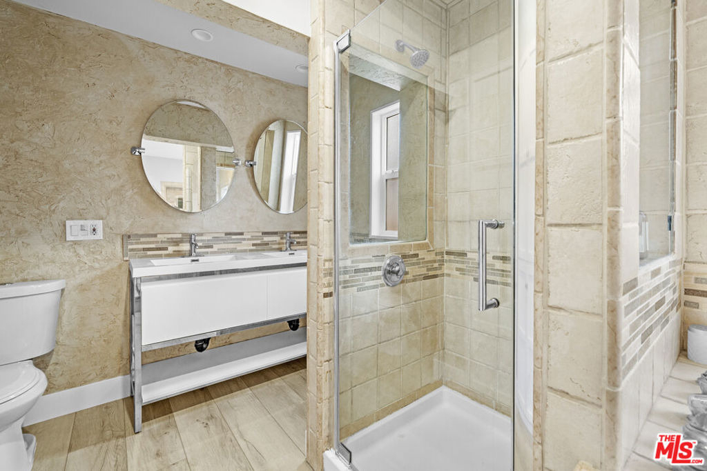 7520 Earldom Avenue - Photo 9