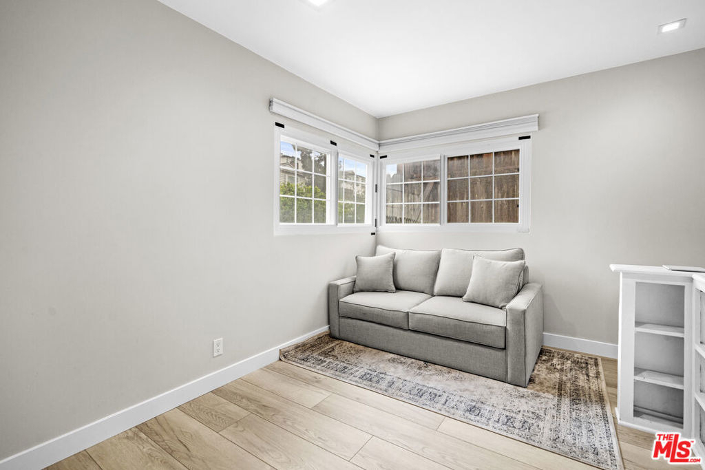 7520 Earldom Avenue - Photo 18