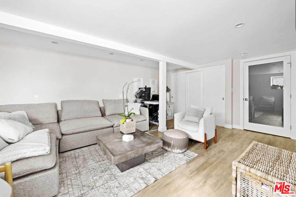 7520 Earldom Avenue - Photo 16