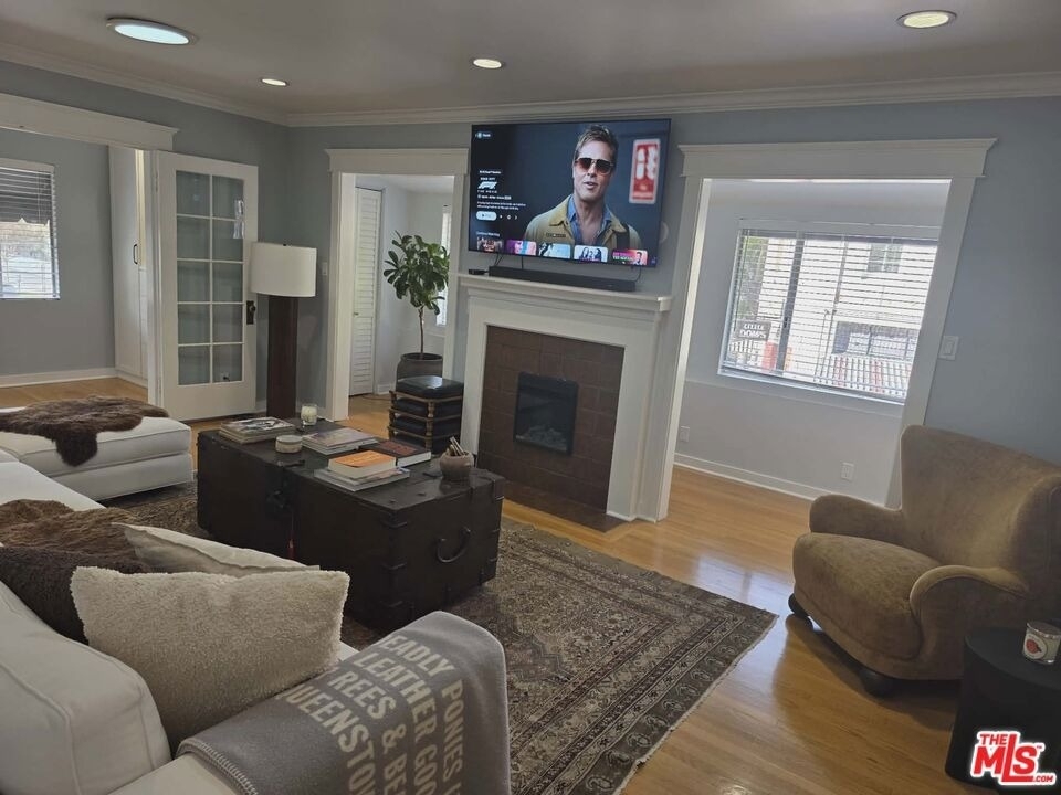 2122 N Hillhurst Avenue - Photo 16