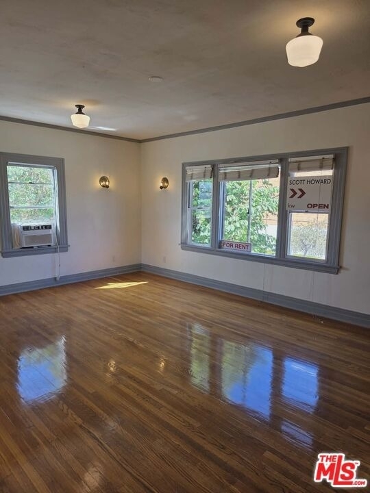 1275 N Wilton Place - Photo 2
