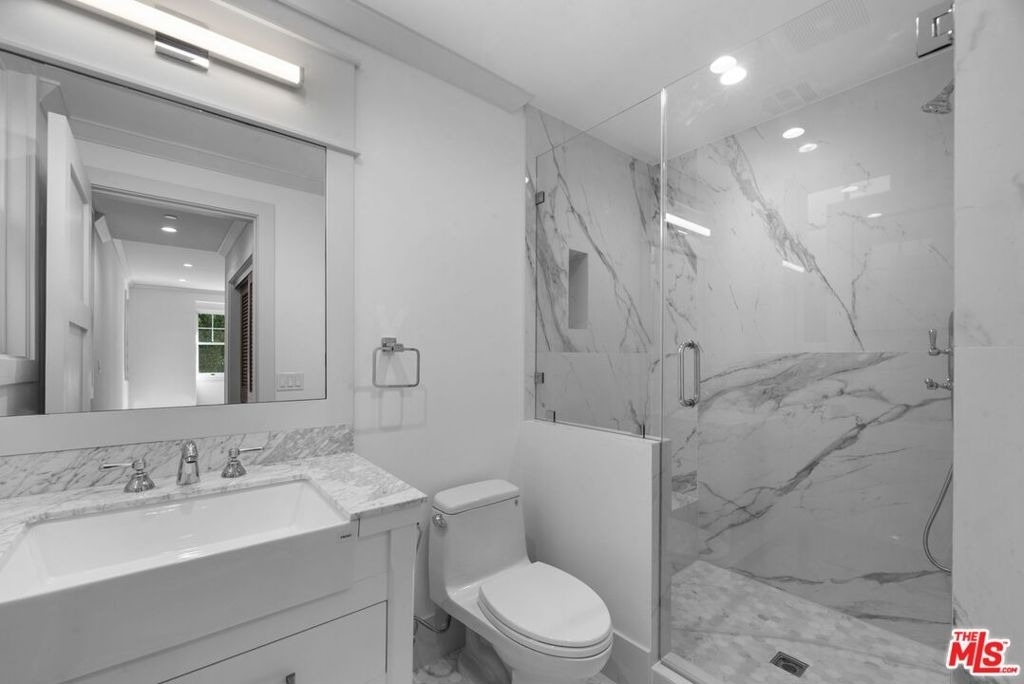 566 Ida Street - Photo 39
