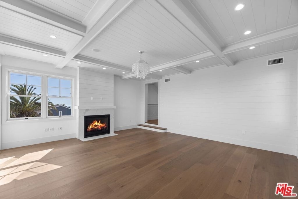 566 Ida Street - Photo 16