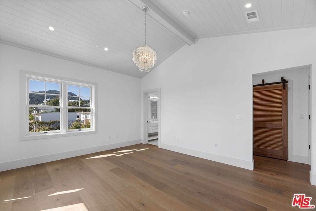566 Ida Street - Photo 37